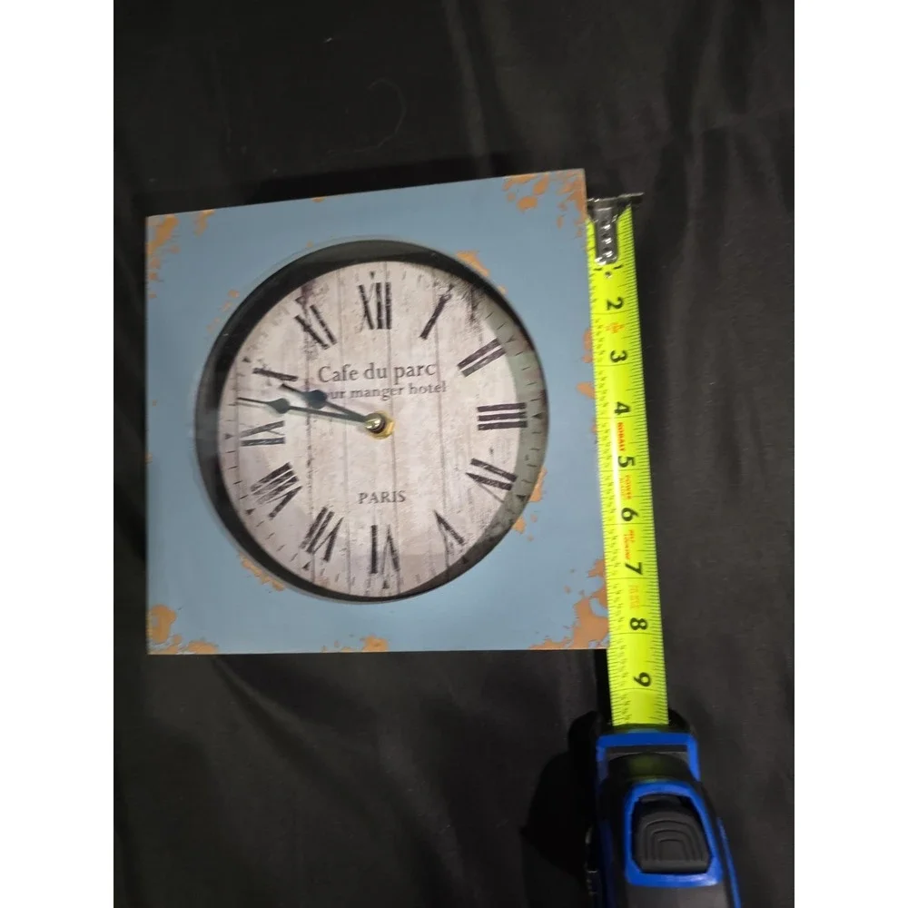 CAFE Du Parc Pour Manger Hotel Paris Box Clock